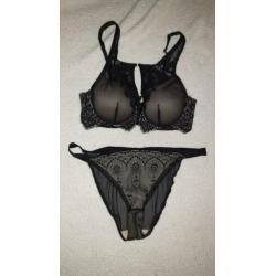 hunkemoller setjes maat 70B en slipjes maat M