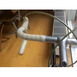 Witte racefiets 60cm frame, geheel witte groep.