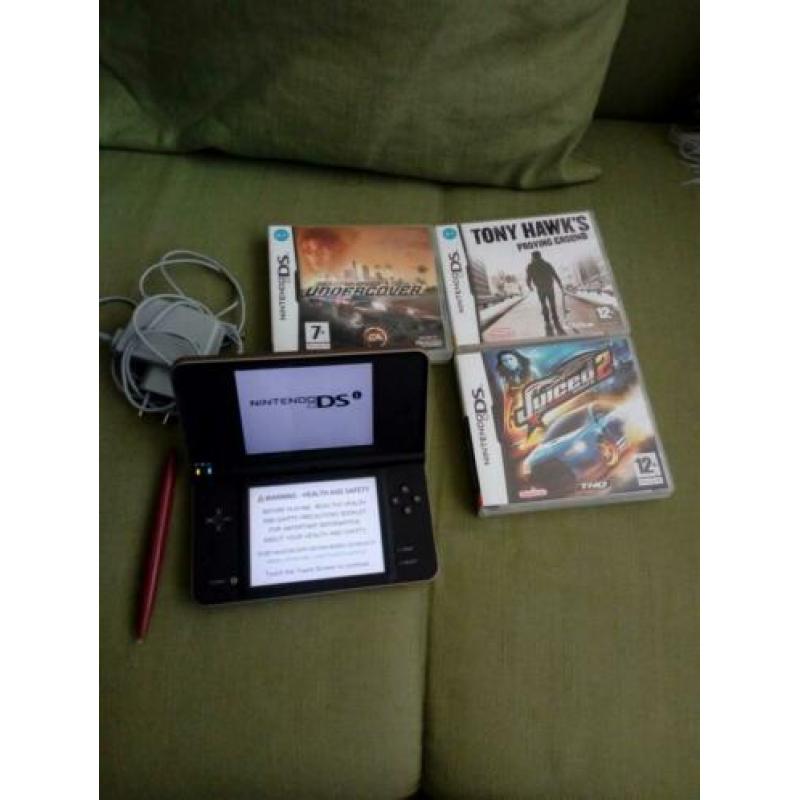 Nintendo DSi XL met Spellen