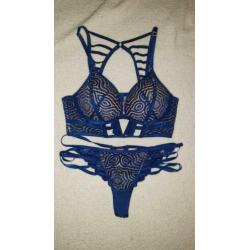 hunkemoller setjes maat 70B en slipjes maat M