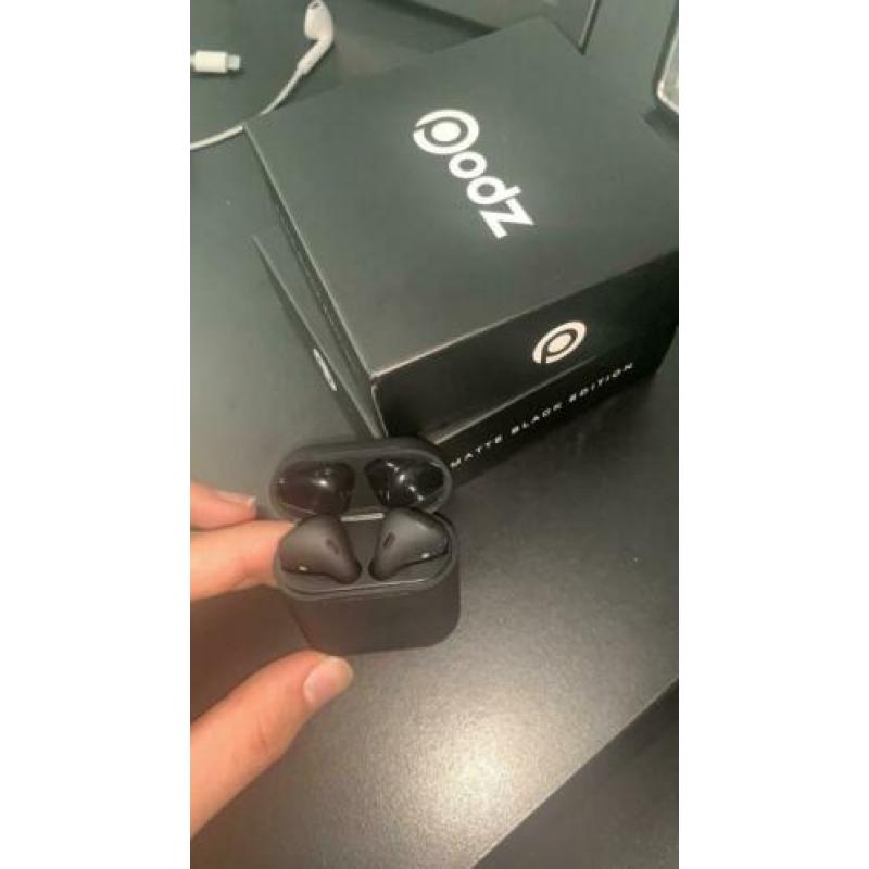 Airpods ( Draadloze Oordopjes ) MAT ZWART!