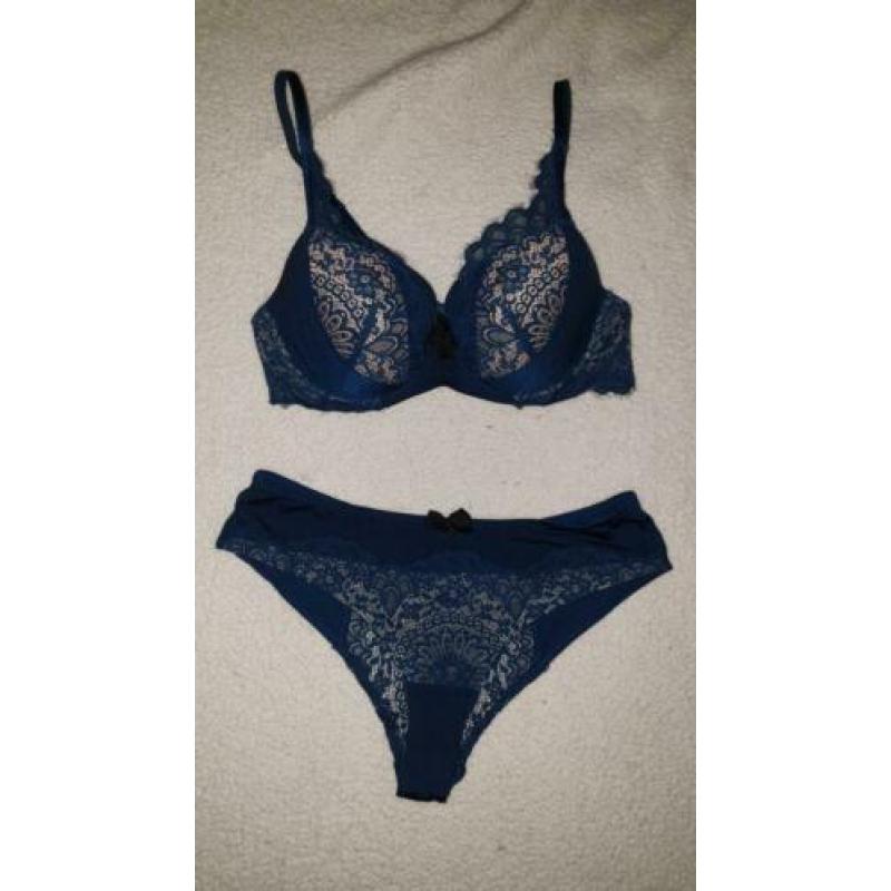 hunkemoller setjes maat 70B en slipjes maat M