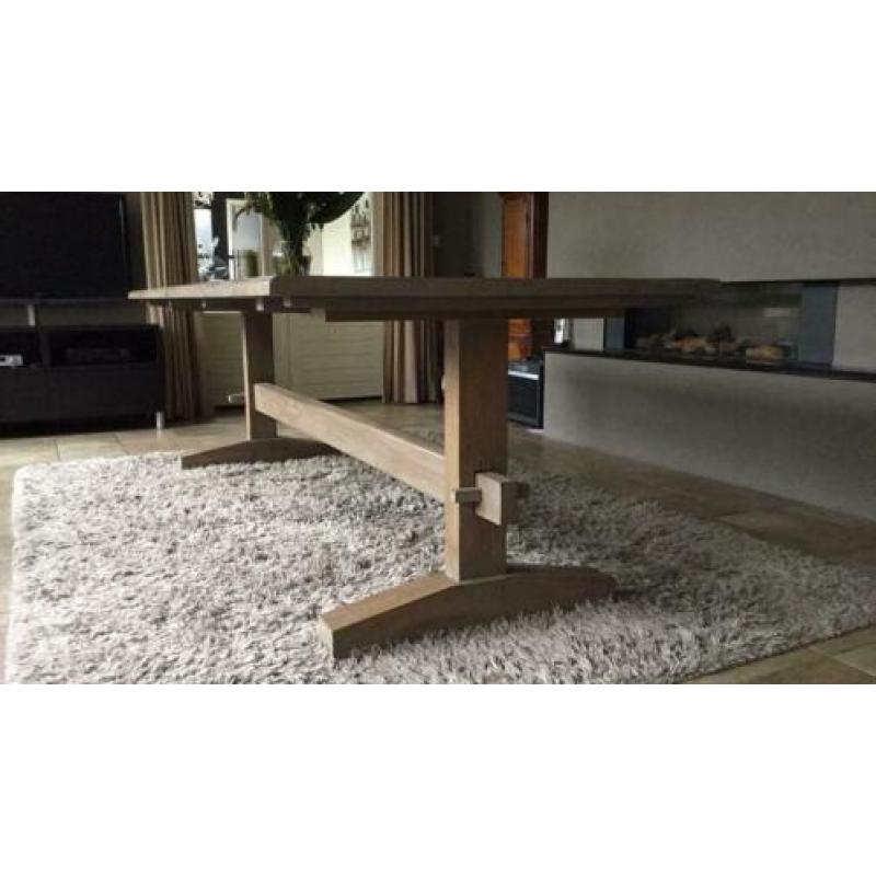 Prachtig eettafel 240x200x77 cm
