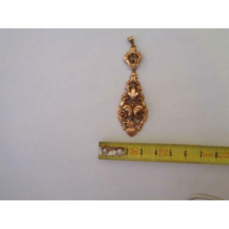 Mutsebel hanger/ Antiek goud