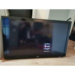 Goedwerkende tv met MUURBEUGEL 119cm