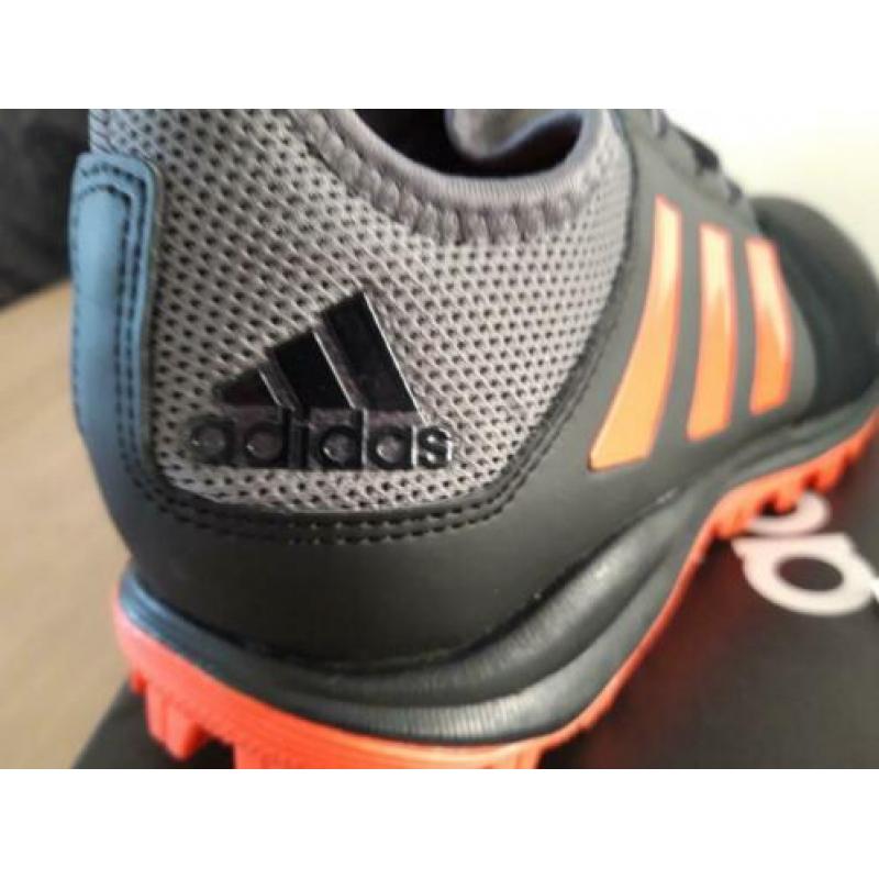 Adidas Divox korfbalschoenen