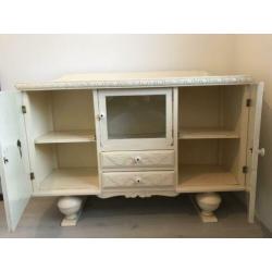 Wit brocante dressoir