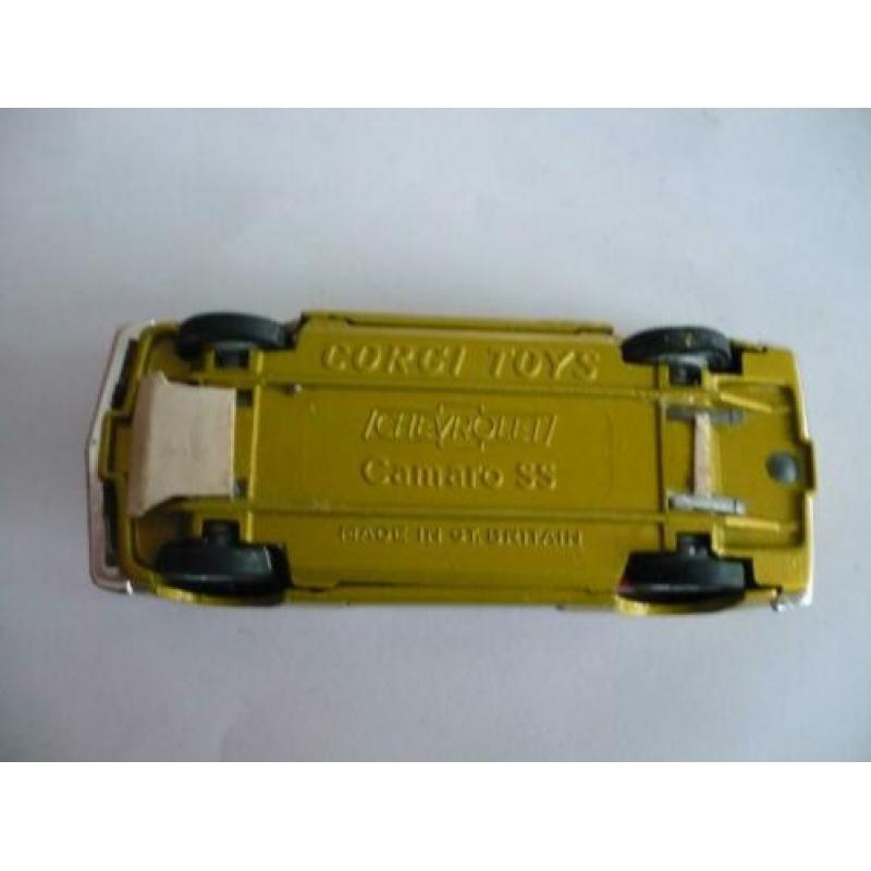 pracht exemplaar van de chevrolet Camaro SS merk Corgi