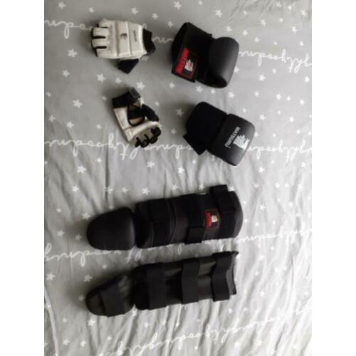Been beschermer en boks handschoen