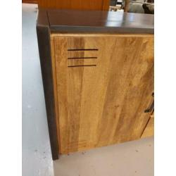 Nieuw industrieel dressoir van mangohout