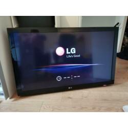 Goedwerkende tv met MUURBEUGEL 119cm