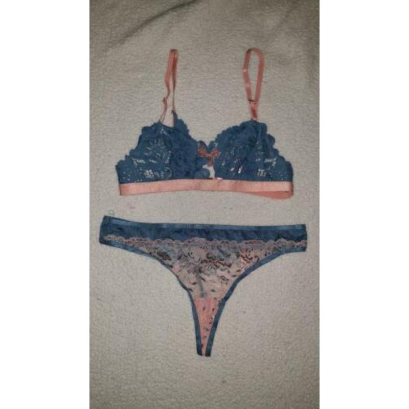 hunkemoller setjes maat 70B en slipjes maat M