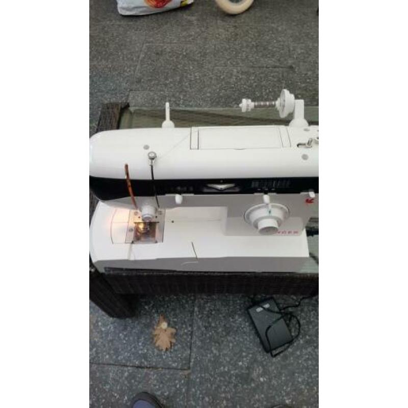 Singer 2730