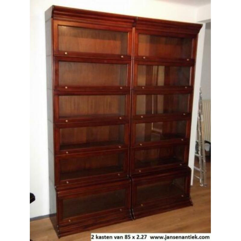 NU of Nooit bureau buro mahonie teak chesterfield va €454,55