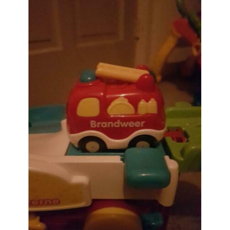 Vtech veel toet toet spullen garage brandweerkazerne trein