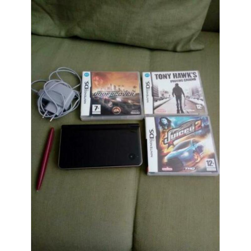 Nintendo DSi XL met Spellen