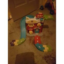 Vtech veel toet toet spullen garage brandweerkazerne trein