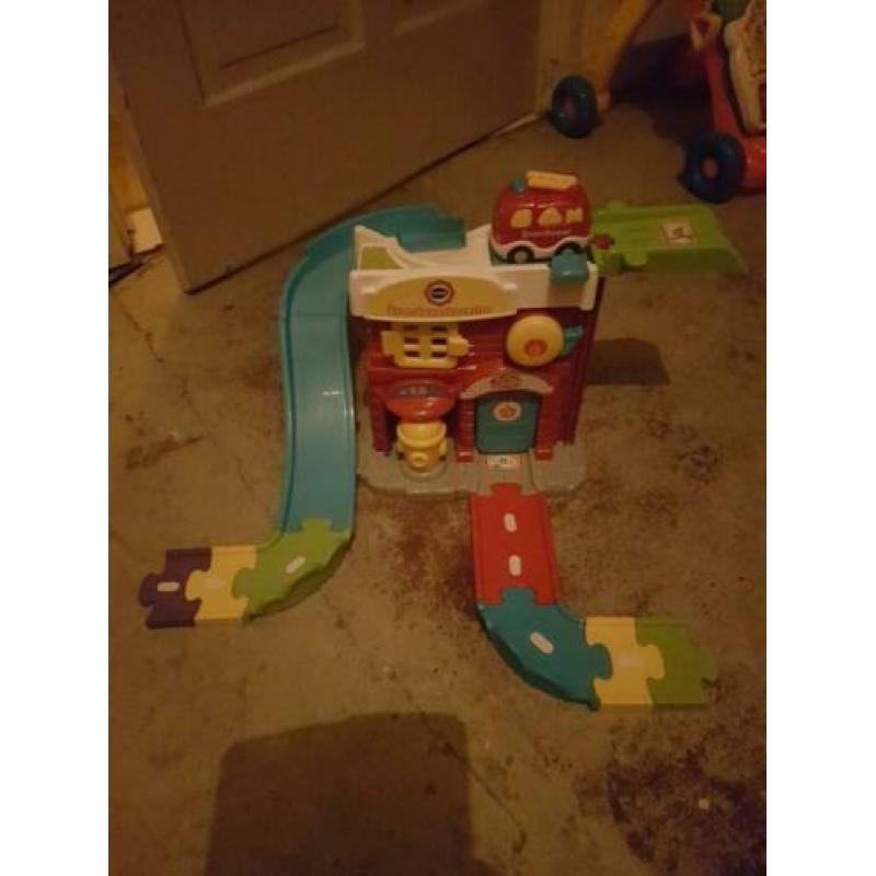 Vtech veel toet toet spullen garage brandweerkazerne trein