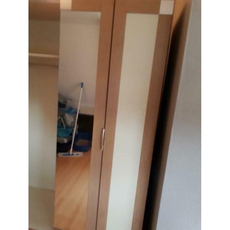 Hang en leg kledingkast