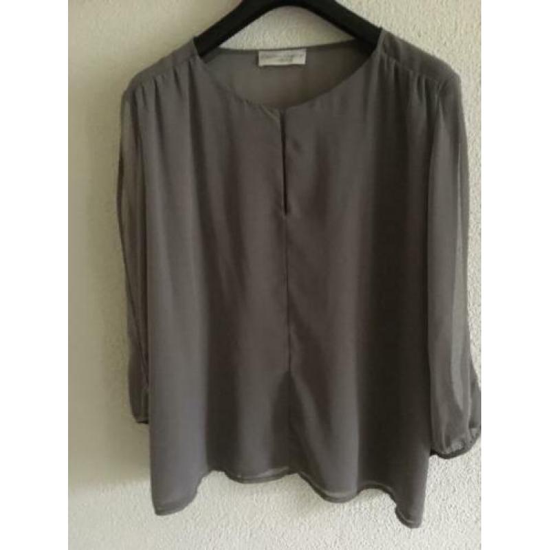 Taupe kleurige zijden blouse, maat 38, Christina Gavioli