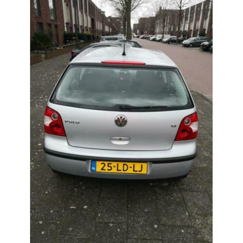Volkswagen Polo 1.4 55KW 2002 Grijs Nieuwe APK 11/02/2021