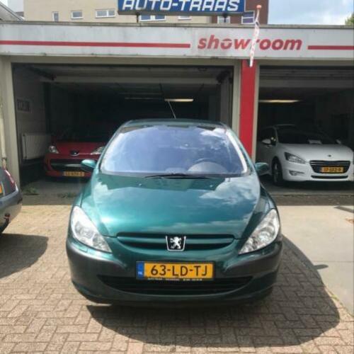 Peugeot 307 2.0 HDiF XT vol opties oa leer / werkende airco