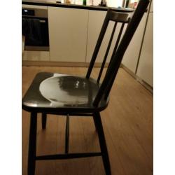 2 eetkamer stoelen