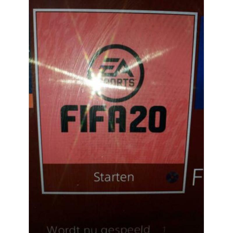Ps4 met 1 terabyte er zit een nieuwe controle bij + fifa 20