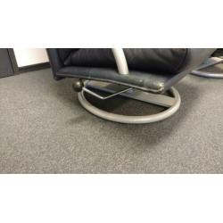 2 ROLF BENZ DESIGN Relaxfauteuils Donkerblauw Leder en staal