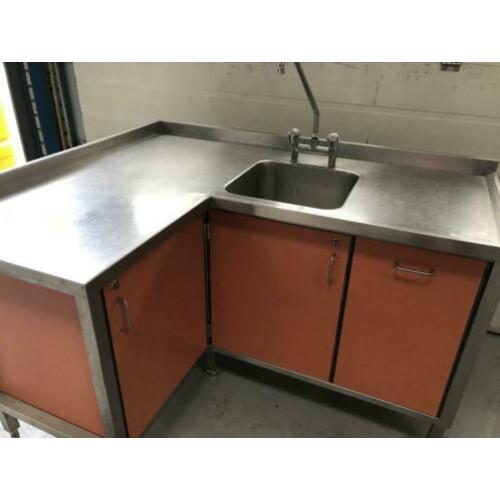RVS hoekspoeltafel spoeltafel horeca catering werktafel