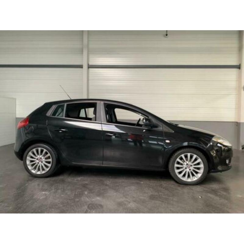 Fiat Bravo 1.6 MultiJet Corporate Navigatie//PDC//Climate 17