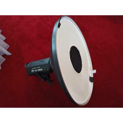 Falcon Eyes flitslampen met statief, beauty dish ed...