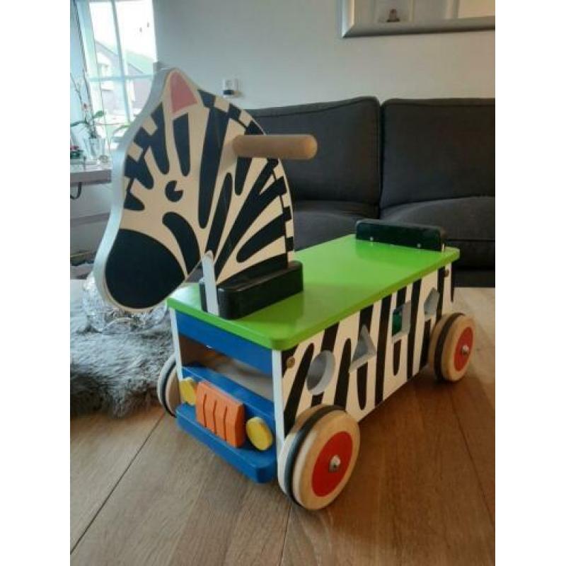 Houten loopzebra met vormenstoof