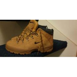 Nike schoenen maat 37,5 nieuw!