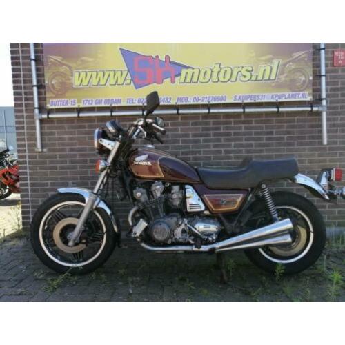 Honda CB900 Custom rijdend of voor onderdelen !