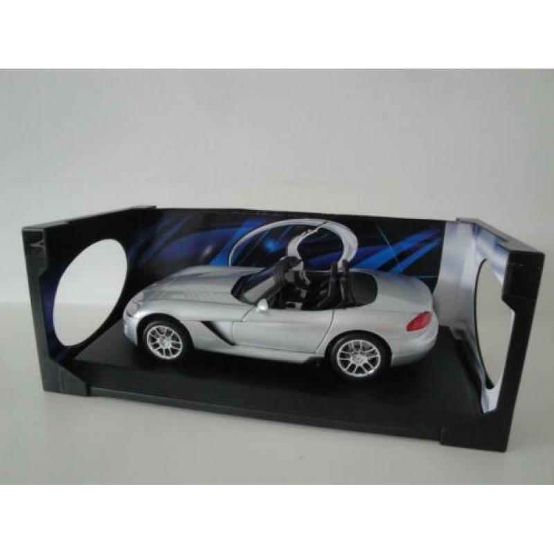 Schaalmodel - dodge viper srt-10 2003 - special edition