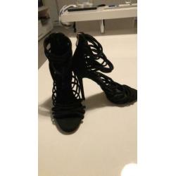Zwarte pumps maat 36