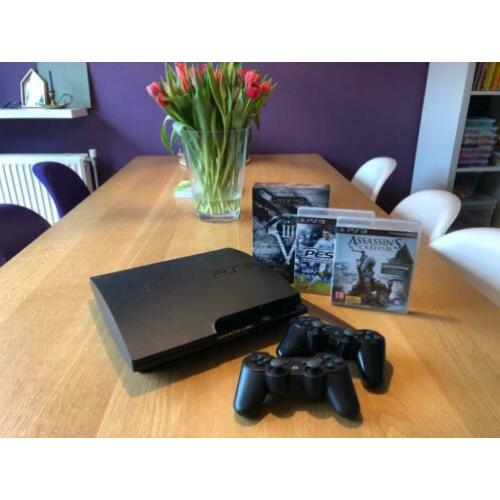 PS3 Slim CECH-3004A 160GB 2 controllers + Games