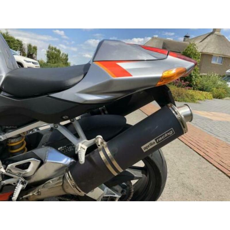 Aprilia RSV 1000R