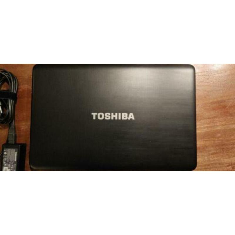 Toshiba, 17 inch, i3, windows 10, 4 Ram