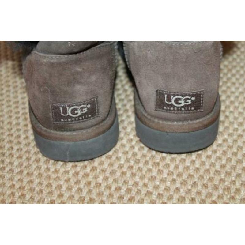 Super leuke bruin/goud kleurige Uggs, maat 8 = 39