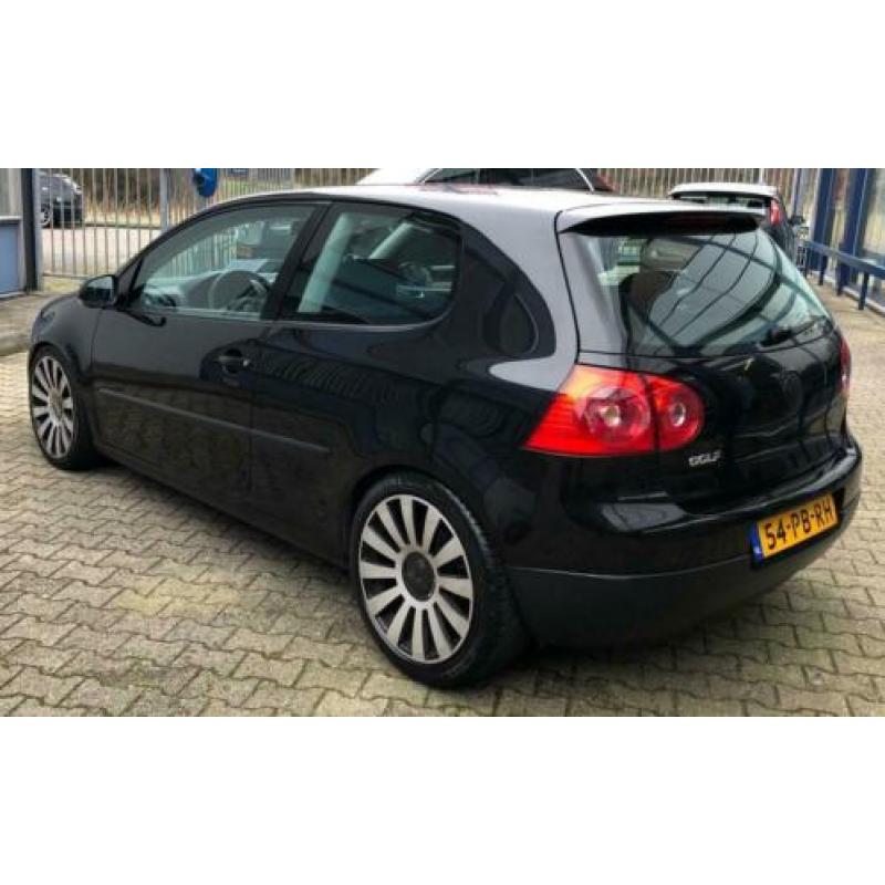 Volkswagen Golf 1.6 FSI Sportline NIEUWE APK!