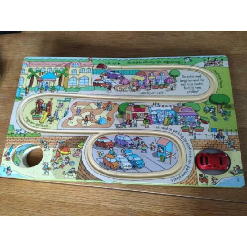 Het drukke autootje, boek met auto