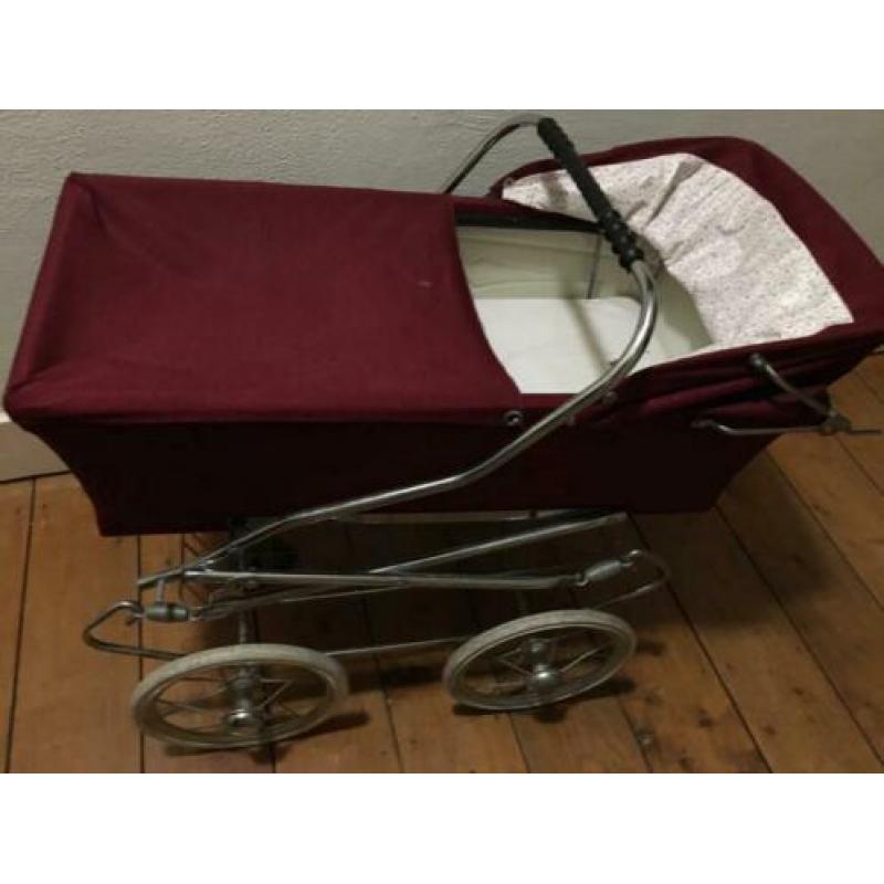 Poppenwagen antiek