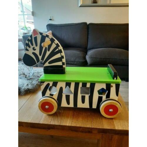 Houten loopzebra met vormenstoof