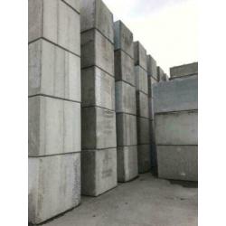 megablokken 150x60x60 (Lxbrxh) restbeton goed en goedkoop