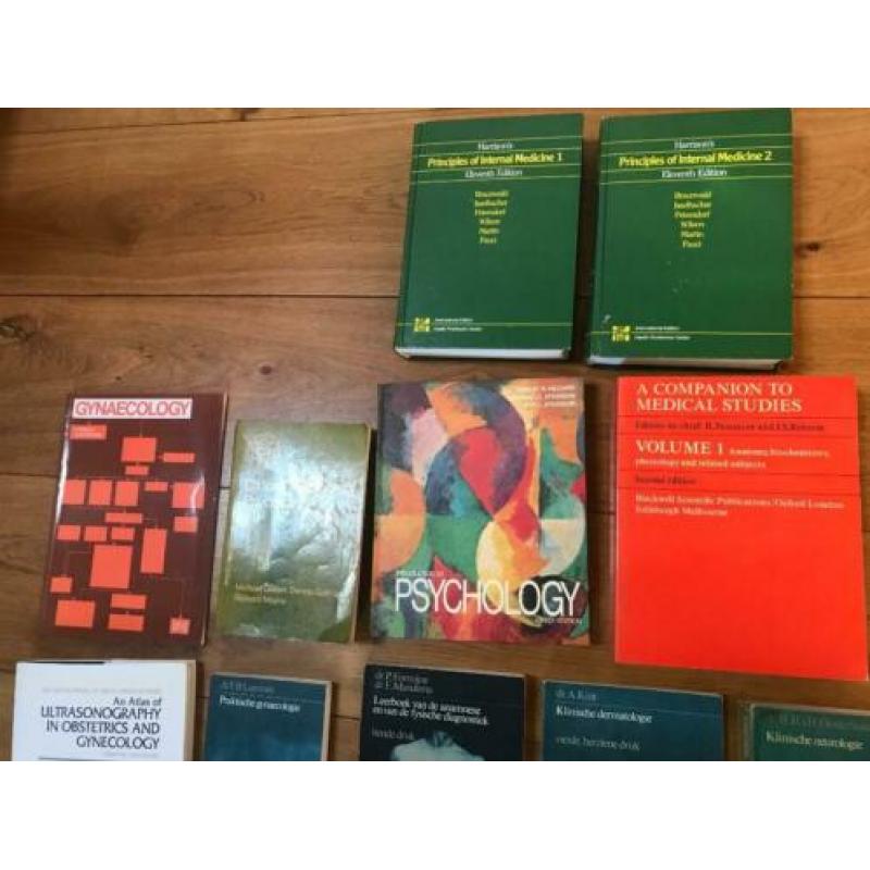 18 studieboeken Geneeskunde in 1 koop