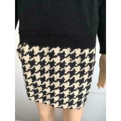 D1143 ESSENTIEL maat 34=XS wollen designer jurk zwart/wit