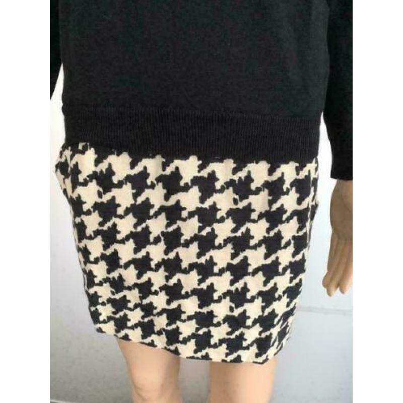 D1143 ESSENTIEL maat 34=XS wollen designer jurk zwart/wit