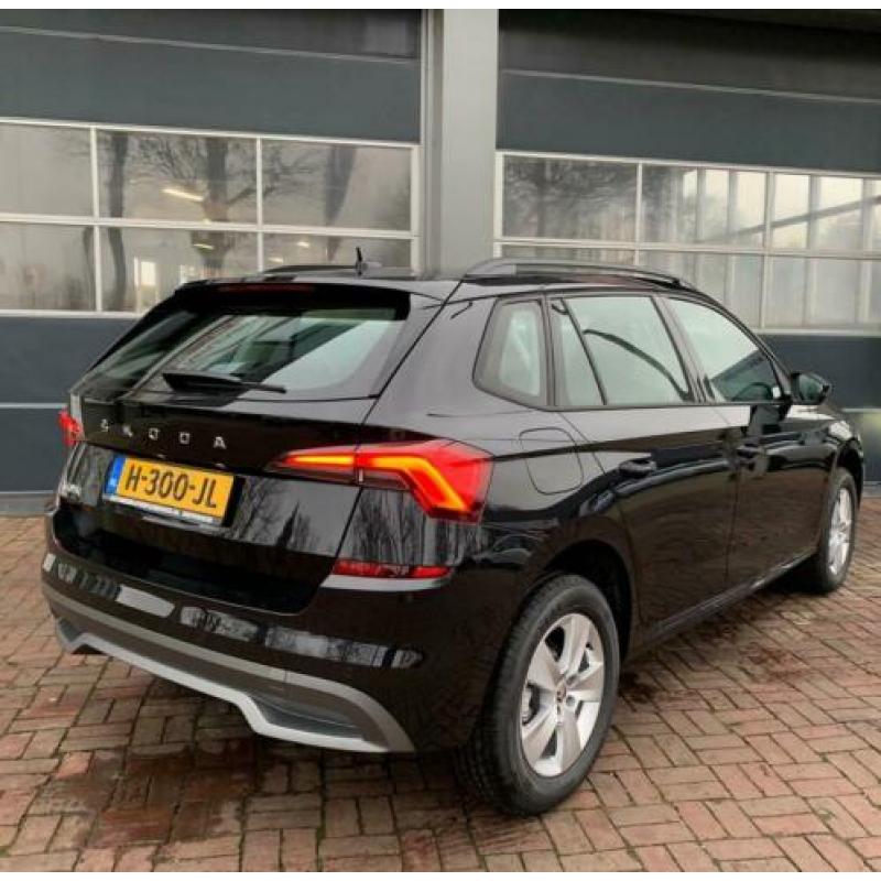 Skoda Kamiq 1.0 TSI Ambition met o.a. parkeersensoren en 17"